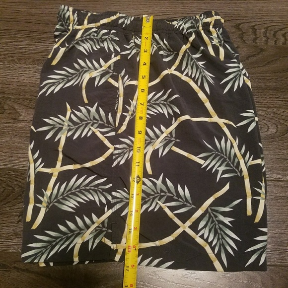 Lot of 2 Tommy Bahama swim trunks SZ Large floral - Picture 7 of 8